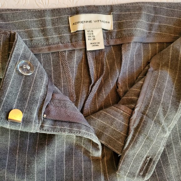 Adrienne Vittadini Women's Gray Pinstriped Dress Pants, Size 6 - Picture 4 of 9